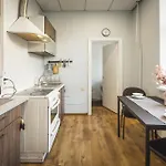 شقة Stylish 6-bedroom - Lacplesa Street ريغا