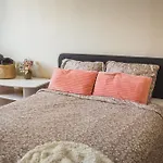 Stylish 6-bedroom - Lacplesa Street Apartamento *