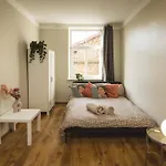 Stylish 6-bedroom - Lacplesa Street *