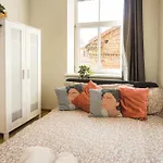 Stylish 6-bedroom - Lacplesa Street Apartamento Riga