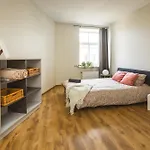 Apartamento Stylish 6-bedroom - Lacplesa Street *