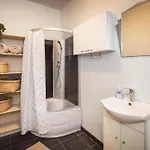 Stylish 6-bedroom - Lacplesa Street Apartamento *