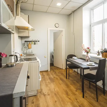 Apartment Stylish 6-bedroom - Lacplesa Street *