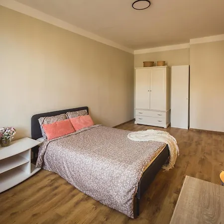 Stylish 6-bedroom - Lacplesa Street Riga