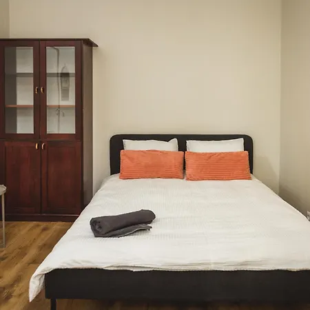 Apartment Stylish 6-bedroom - Lacplesa Street