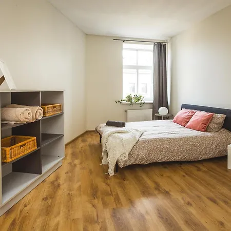 Apartment Stylish 6-bedroom - Lacplesa Street *