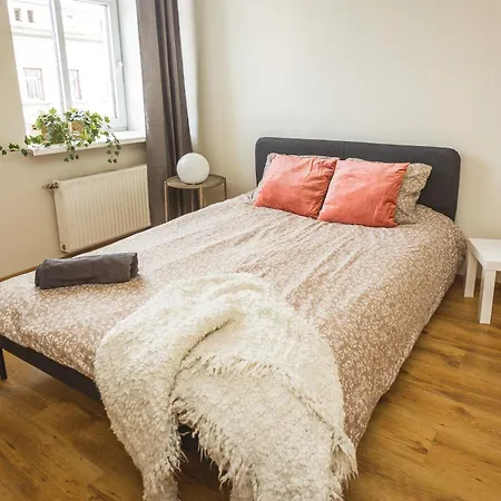 Apartment Stylish 6-bedroom - Lacplesa Street Riga