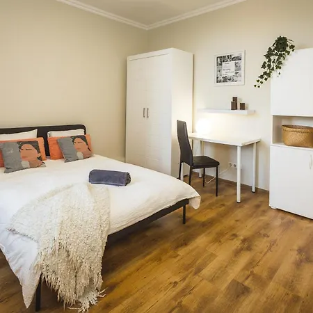 Apartment Stylish 6-bedroom - Lacplesa Street Riga