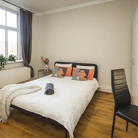 Apartment Stylish 6-bedroom - Lacplesa Street Riga