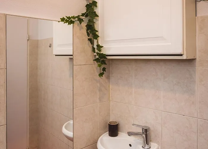 Stylish 6-bedroom - Lacplesa Street Dzīvoklis