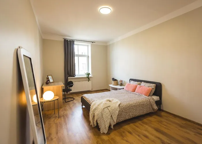 Stylish 6-bedroom - Lacplesa Street * Riga