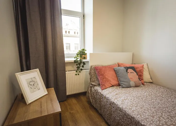 Dzīvoklis Stylish 6-bedroom - Lacplesa Street Riga