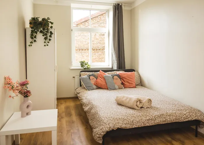 Stylish 6-bedroom - Lacplesa Street * Riga