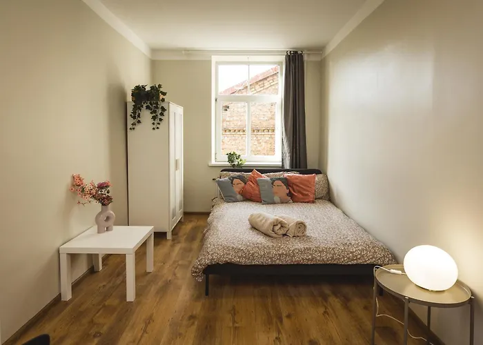 Stylish 6-bedroom - Lacplesa Street *