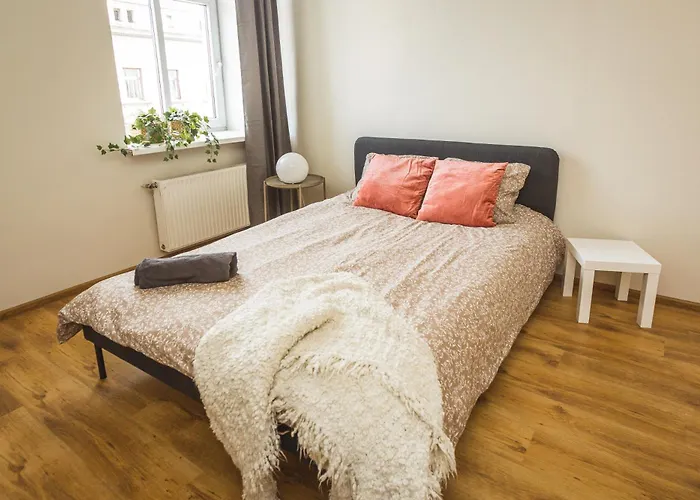 Dzīvoklis Stylish 6-bedroom - Lacplesa Street Riga