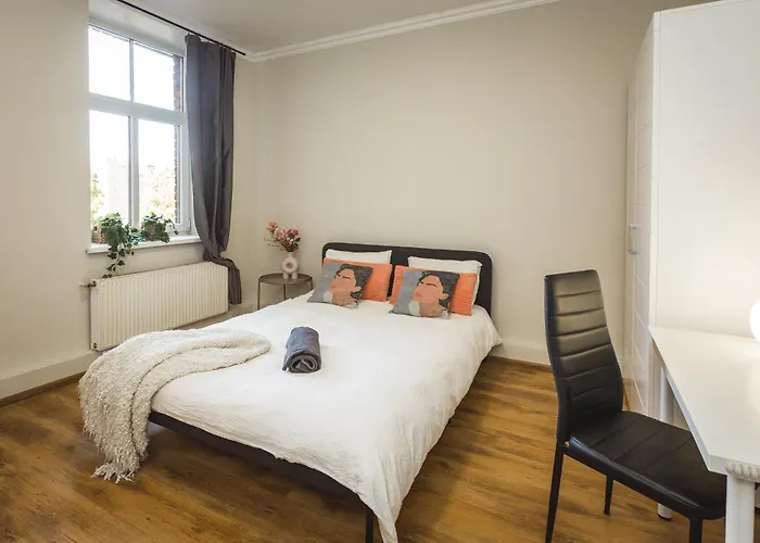 Dzīvoklis Stylish 6-bedroom - Lacplesa Street Riga