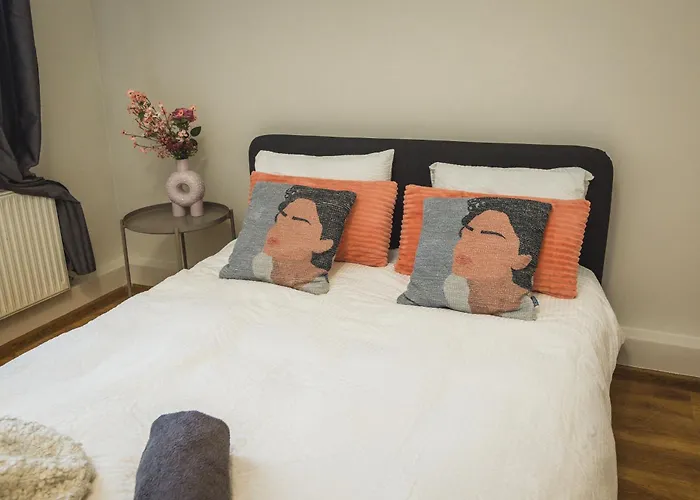 Stylish 6-bedroom - Lacplesa Street Riga