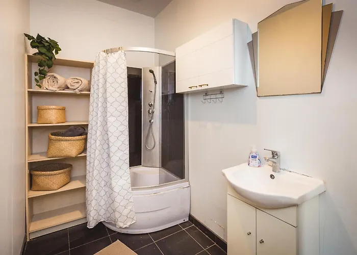 Stylish 6-bedroom - Lacplesa Street Dzīvoklis *